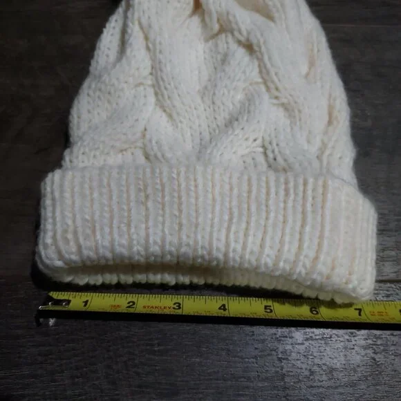 Express Fuzzy Pom Pom Beanie Cableknit Toboggan Hat  Cream New With Tags - Picture 10 of 11
